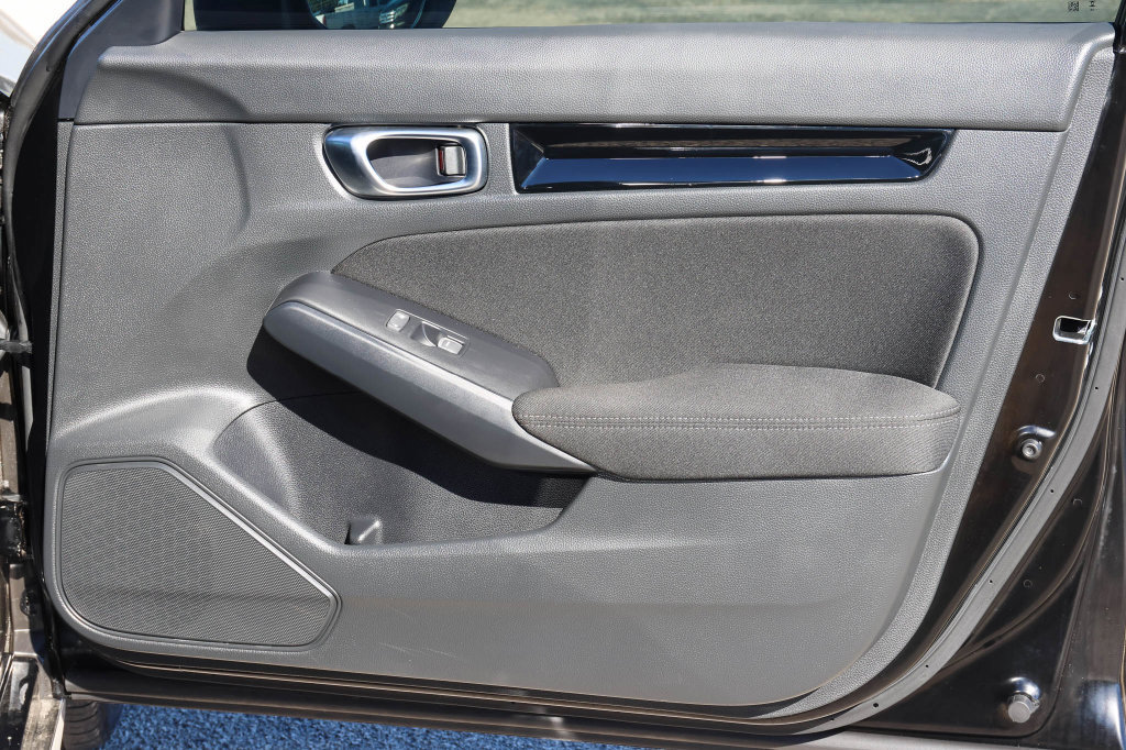 Used 2025 Honda Civic LX image 14