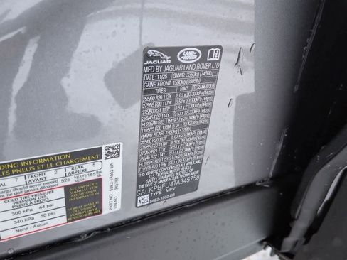 New 2026 Land Rover Range Rover Long Wheelbase SE image 38