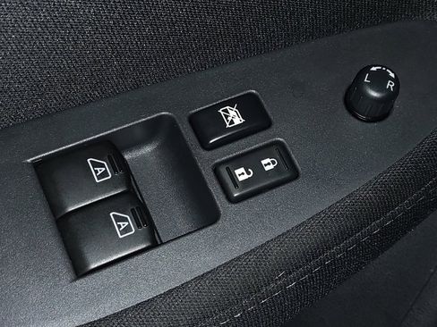 Used 2017 Nissan 370Z Roadster image 27