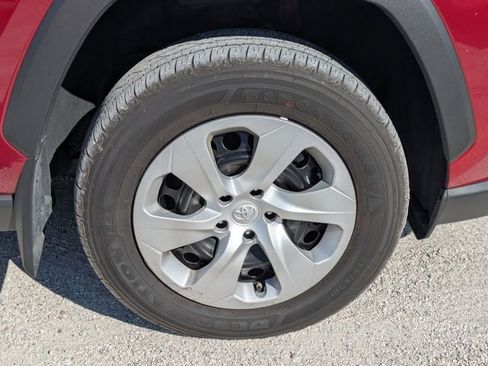 Used 2025 Toyota RAV4 LE image 9