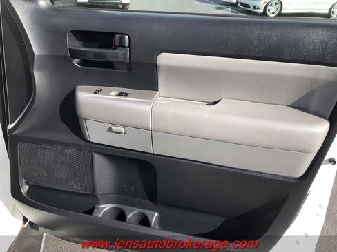 Used 2008 Toyota Sequoia SR5 image 22