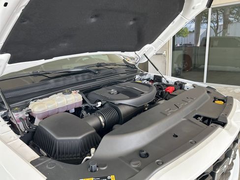 Used 2025 RAM 1500 Big Horn AWD/4WD image 11