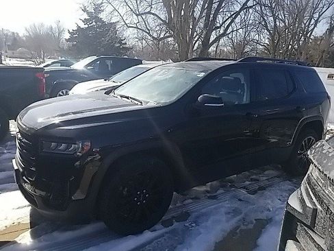 Certified 2023 GMC Acadia SLT w/ Elevation Edition image 7