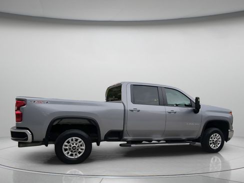 Used 2025 Chevrolet Silverado 2500 LT w/ Convenience Package AWD/4WD image 30