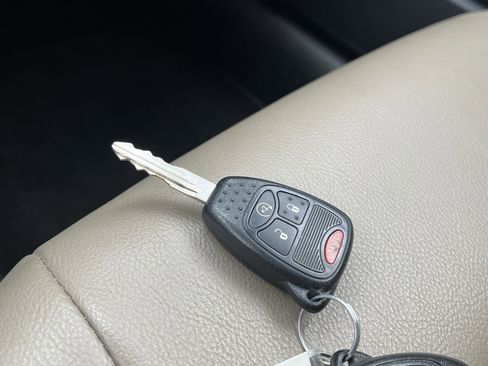 Used 2016 Jeep Compass Latitude image 27