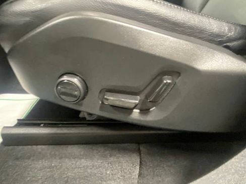 Used 2023 Volvo XC90 B5 Core AWD/4WD image 11