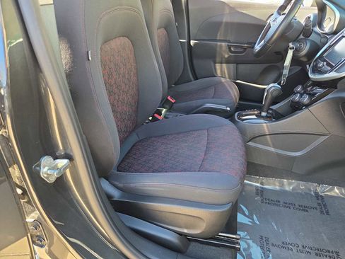 Used 2017 Chevrolet Sonic LT image 22