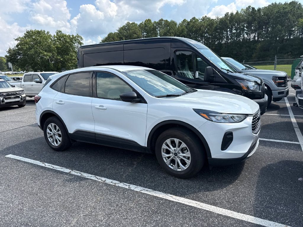 Used 2025 Ford Escape Active w/ Cold Weather Package AWD/4WD image 16