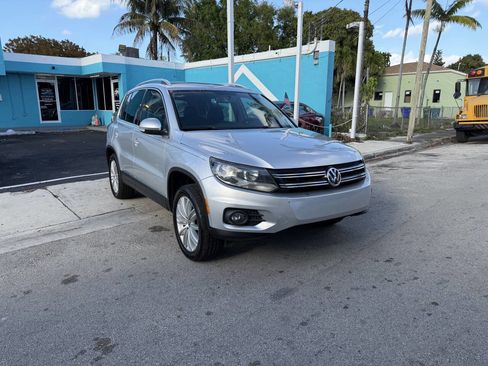 Used 2012 Volkswagen Tiguan SEL image 3