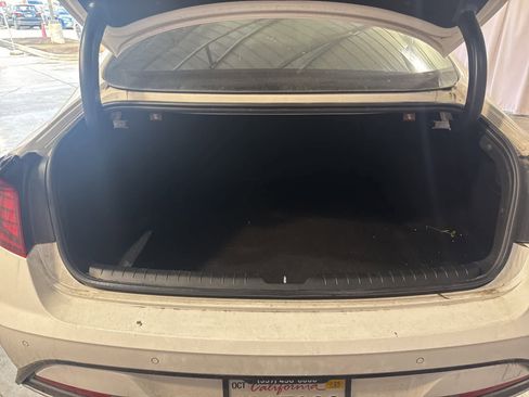 Used 2022 Hyundai Sonata Limited w/ Winter Weather Package image 14