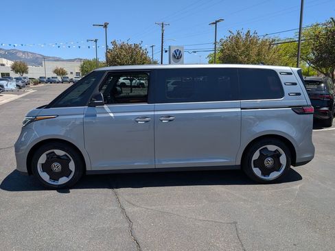 New 2025 Volkswagen ID. Buzz Pro S image 8