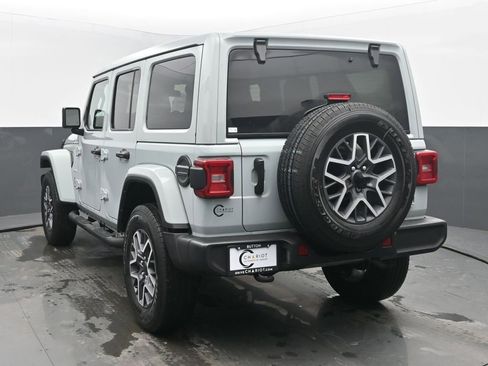 Used 2024 Jeep Wrangler Sahara image 4