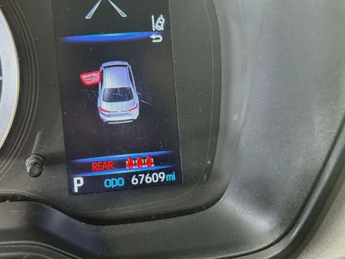 Used 2022 Toyota Corolla LE w/ LE Convenience Package FWD image 19