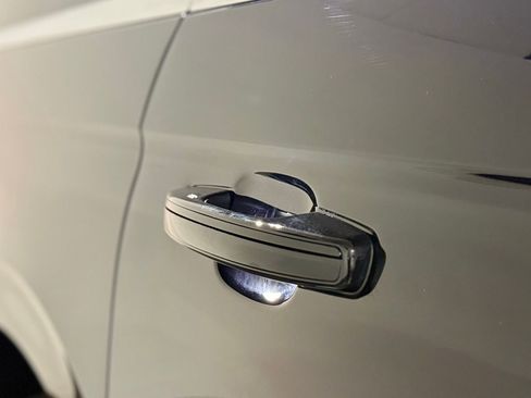 New 2026 Lincoln Navigator L Reserve AWD/4WD image 16