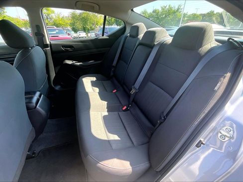 Used 2024 Nissan Altima 2.5 SV AWD/4WD image 24