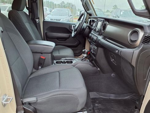 Used 2020 Jeep Gladiator Sport w/ Quick Order Package 24S image 19