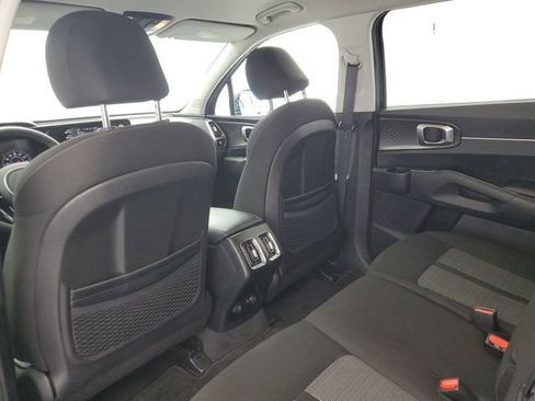 Used 2022 Kia Sorento LX image 13