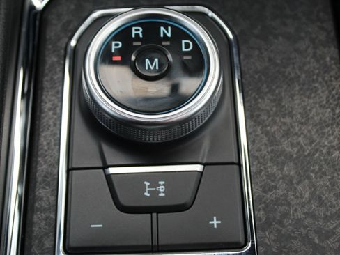 Used 2024 Ford Expedition Limited image 35