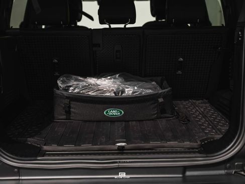 Used 2024 Land Rover Defender 110 V8 image 32