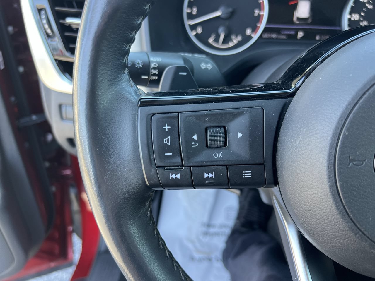 Used 2023 Nissan Rogue SL w/ SL Premium Package FWD image 19