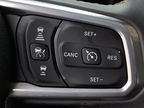 Used 2024 Jeep Wrangler Unlimited Sahara AWD/4WD image 21