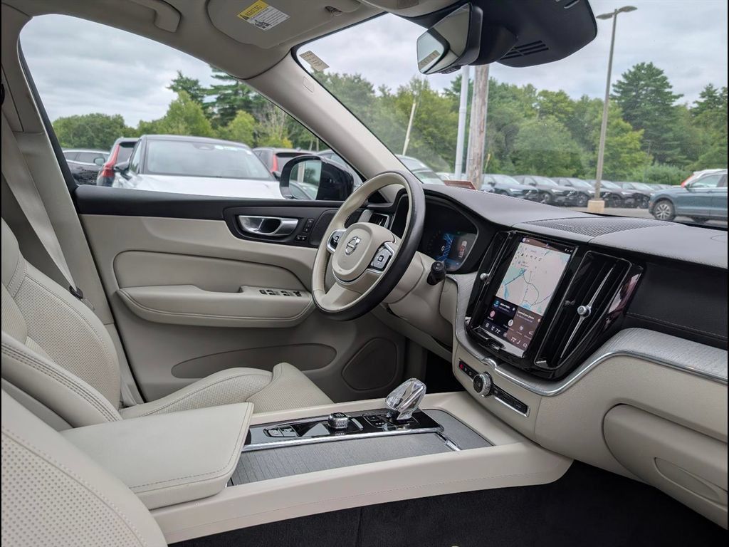 Certified 2024 Volvo XC60 T8 Ultimate w/ Protection Package Premier AWD/4WD image 20