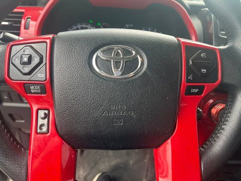 Used 2018 Toyota 4Runner TRD Off-Road AWD/4WD image 12