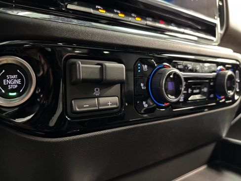 Used 2024 Chevrolet Silverado 1500 High Country w/ High Country Premium Package image 30
