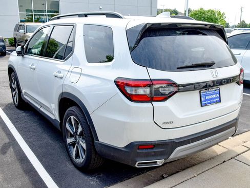 Used 2024 Honda Pilot Elite image 7