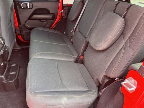 Used 2025 Jeep Wrangler Unlimited Sahara w/ Safety Group image 13