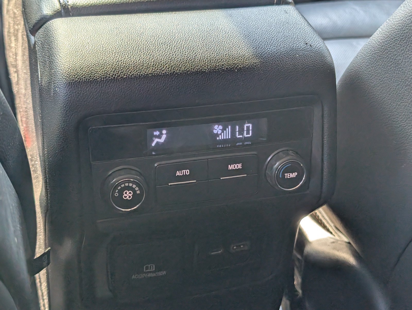 Used 2023 GMC Acadia SLT FWD image 28