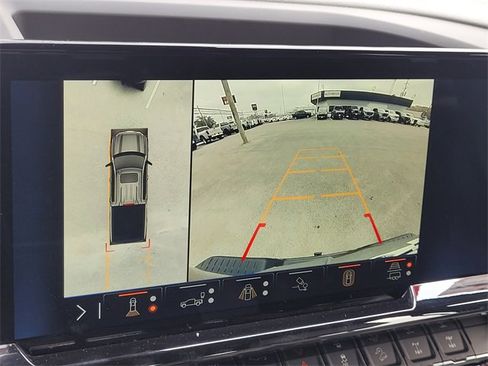 Used 2025 Chevrolet Silverado 1500 ZR2 w/ Technology Package image 17