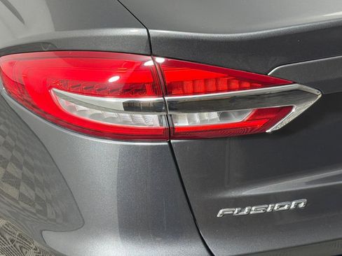 Used 2019 Ford Fusion SE FWD image 26