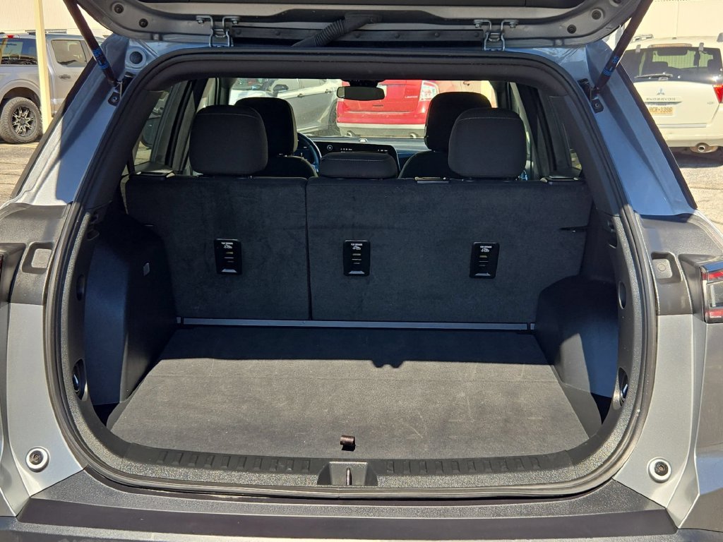 Used 2026 Chevrolet Equinox LT FWD image 29