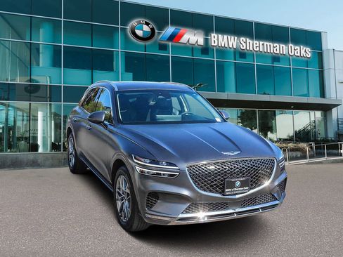 Used 2023 Genesis GV70 2.5T w/ Select Package image 3