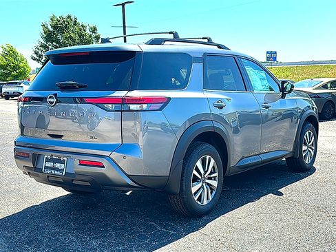 New 2026 Nissan Pathfinder SL FWD image 8