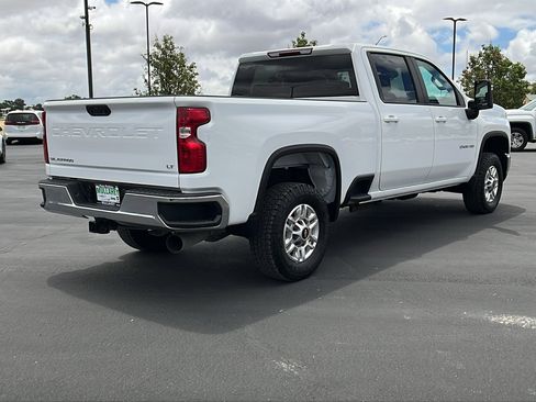 Used 2024 Chevrolet Silverado 2500 LT w/ Convenience Package AWD/4WD image 3