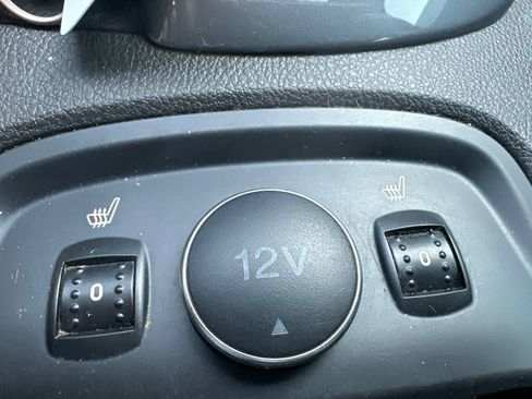 Used 2014 Ford Focus Titanium FWD image 21