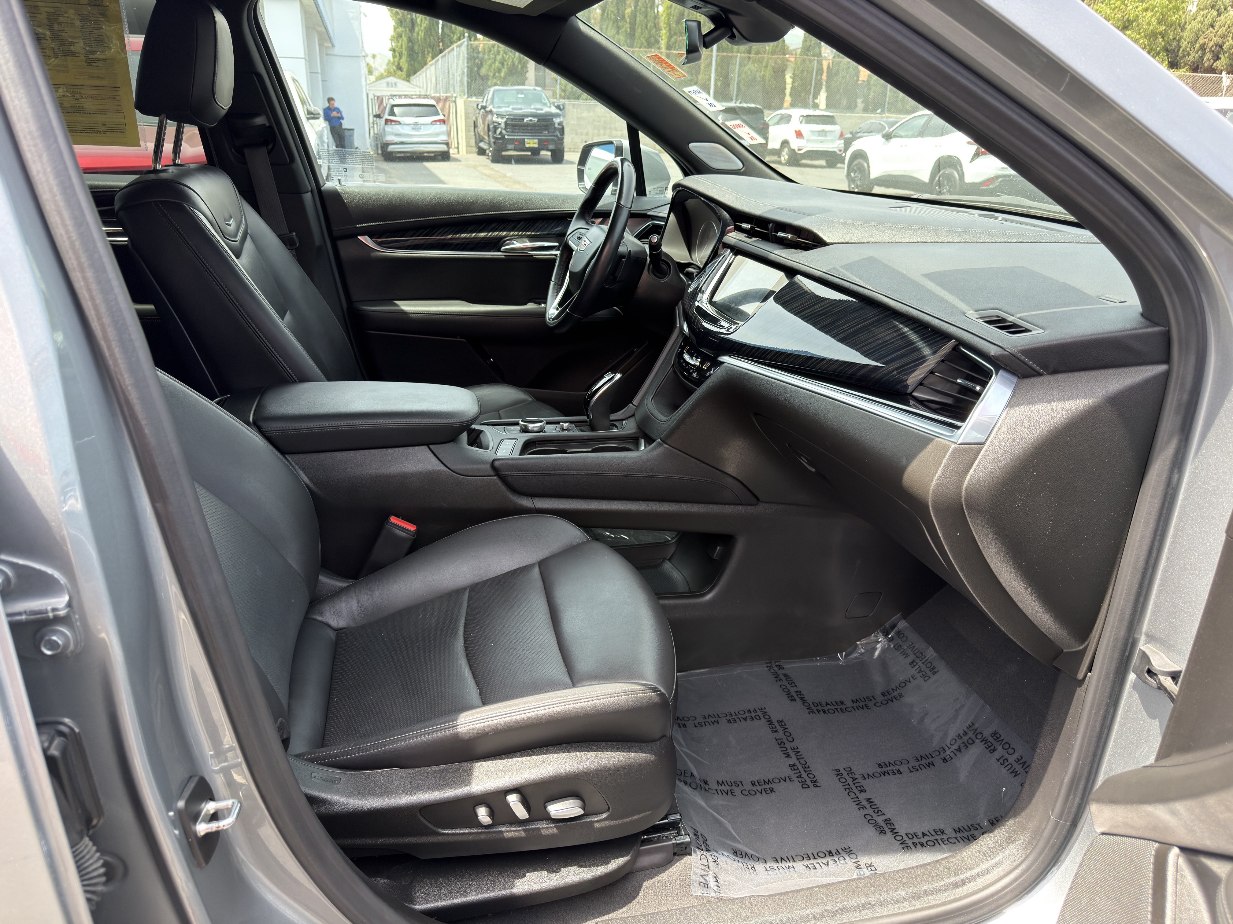 Used 2024 Cadillac XT6 Premium Luxury AWD/4WD image 10
