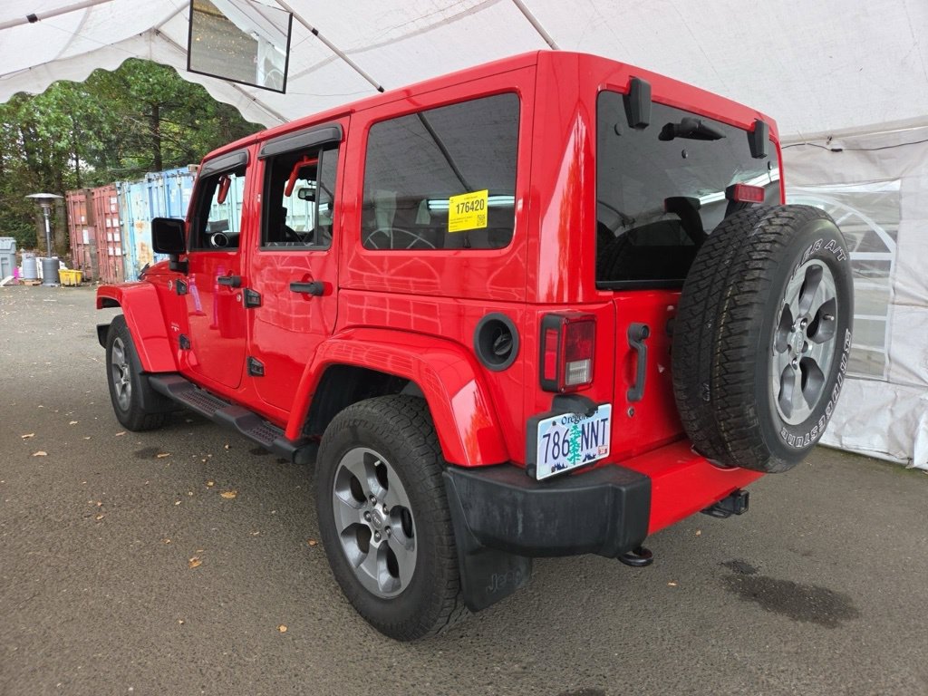 Used 2018 Jeep Wrangler Unlimited Sahara w/ Connectivity Group AWD/4WD image 3