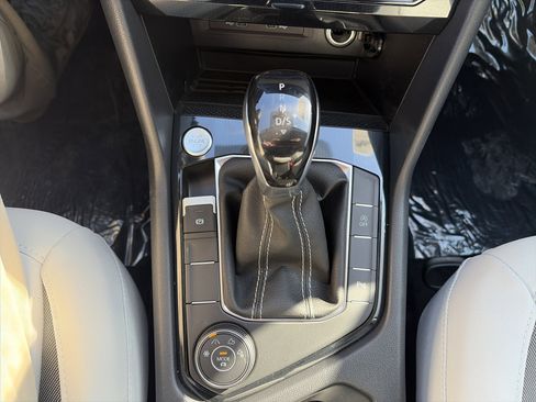 New 2026 Volkswagen Taos SE image 27