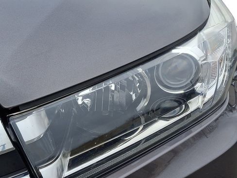 Used 2017 Toyota Highlander Limited AWD/4WD image 10