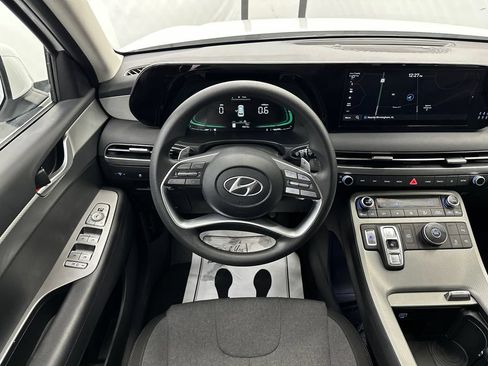 Used 2025 Hyundai Palisade SE FWD image 24