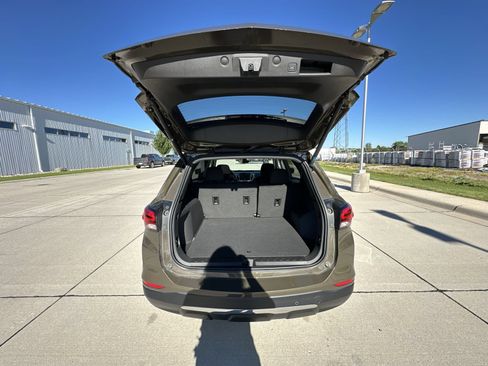 Used 2024 Chevrolet Equinox LT AWD/4WD image 25