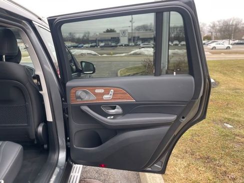Used 2026 Mercedes-Benz GLS 450 4MATIC image 31