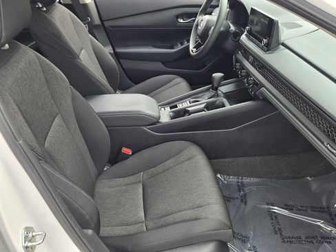 Certified 2025 Honda Accord LX image 17