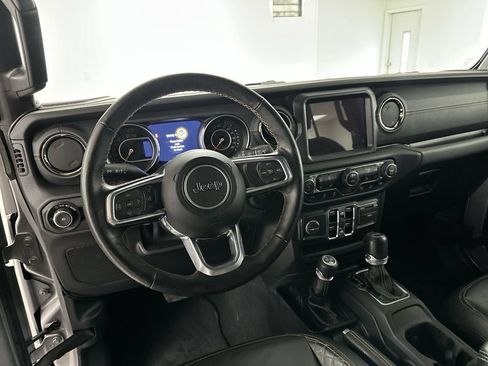 Used 2021 Jeep Wrangler Unlimited Sahara AWD/4WD image 15