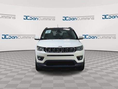 Used 2019 Jeep Compass Latitude w/ Cold Weather Group FWD image 3