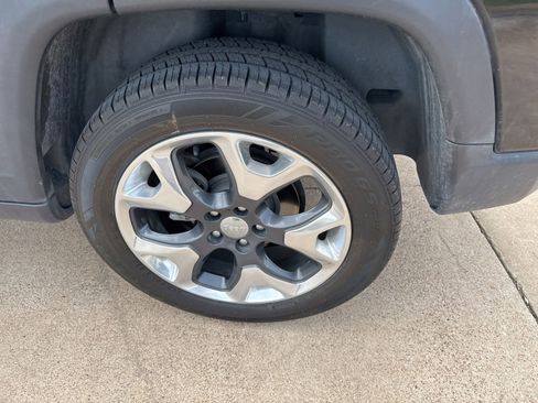 Used 2018 Jeep Compass Limited AWD/4WD image 11
