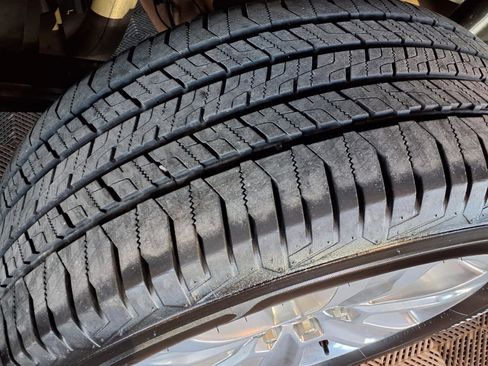 Used 2018 Ford F150 Platinum w/ Max Trailer Tow Package image 9